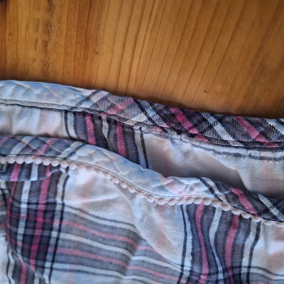 Victoria's Secret plaid pajama shorts - Picture 3 of 6